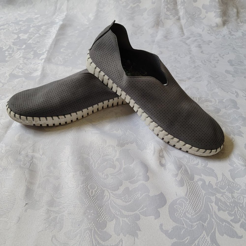 Skechers Sepulvida BLVD Microfiber Memory Foam Shoes, Gray Suede. Size 10